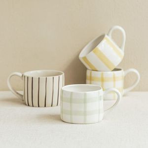 Mug en porcelaine rayé sur mesure, moderne, sans danger pour les aliments, compatible micro-ondes et lave-vaisselle, couleurs blanc/jaune, cadeaux d'affaires, minimaliste - Product Image 3