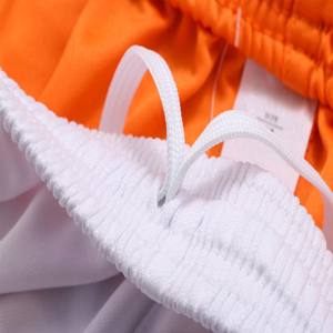 Completo maglia da <span class=keywords><strong>calcio</strong></span> da <span class=keywords><strong>uomo</strong></span> con <span class=keywords><strong>pantaloncini</strong></span> e calzini abbinati 100% tessuto ad asciugatura rapida in poliestere Logo Design della squadra - Product Image 4