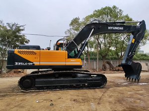 Excavatrice sur chenilles Hyundai 335LC-9T jaune, hydraulique, pour travaux de construction, machine lourde sur chenilles - Product Image 4