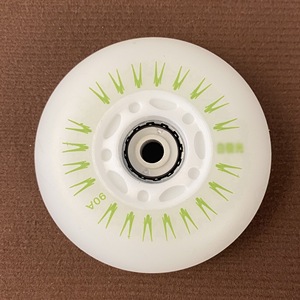 Patins à roulettes en PU résistant à l'usure <span class=keywords><strong>Roue</strong></span> d'éclairage lumineuse en ligne Roues clignotantes de 80mm en stock - Product Image 3