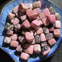 Vente en gros de cristaux naturels cube carré cristaux de rhodonite rose pierres dégringolées