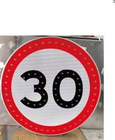 Panneaux de signalisation routière réfléchissants à LED auto-éclairants à énergie solaire, directement de l'usine, avec film réfléchissant à grille de couleur cristal