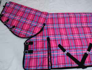 Manta Impermeable para Caballos 2026, Tejido 1200D, Material Duradero y Colores Personalizados para Protección del Caballo en Invierno - Product Image 4