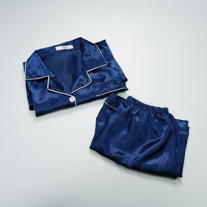 Ensembles pyjamas et chemises de nuit pour femmes d'été en gros, ensemble de vêtements de nuit en soie glacée à manches courtes pour dames - Product Image 6