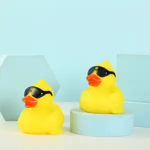 Fabricação profissional bonito borracha amarela pato banho brinquedos natação chuveiro brinquedo som patos flutuantes para bebê