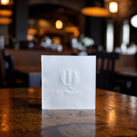 Serviette en papier Airlaid 23*23cm 4 plis épaissi 1 plis Serviettes de table de restaurant occidental Hôtel Serviettes de table personnalisées Couleur Sac style