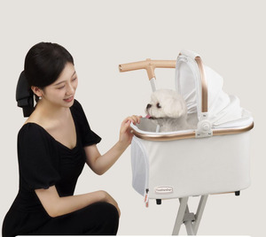 Sac de poussette <span class=keywords><strong>pour</strong></span> <span class=keywords><strong>chien</strong></span> de mode de luxe chariots <span class=keywords><strong>pour</strong></span> animaux de compagnie de petite et moyenne taille <span class=keywords><strong>d</strong></span>étachable et pliant en cuir PU Portable <span class=keywords><strong>pour</strong></span> chats - Product Image 4