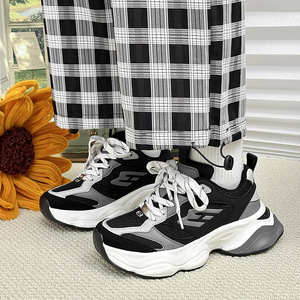 Chaussures de sport décontractées pour hommes et femmes, à semelle épaisse, tendance et polyvalentes, à lacets, pour l'été en plein air - Product Image 4