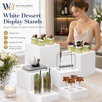 Présentoir Carré Haut de Gamme en Acrylique Blanc Effet Marbre pour Desserts, Mariages, Buffets, Goûters, Gâteaux, Bijoux et Événements