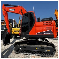 حفارة دوسان DX225LC 9C مستعملة متوفرة في المخزون بنظام هيدروليكي كاواساكي وساعات عمل منخفضة للبنية التحتية البلدية