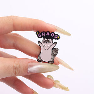 Divertido mapache esmalte Pin travesura dibujos animados Animal broche solapa insignia joyería regalo para amigos niños - Product Image 4