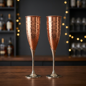 Flûtes à champagne en cuivre faites à la main, design vintage massif, verres à pied plaqués or pour mariage, fête, adultes - Product Image 2