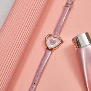 นาฬิกาข้อมือแฟชั่นรูปหัวใจของผู้หญิงสุดสร้างสรรค์สายหนังรูปหัวใจของชนกลุ่มน้อยนาฬิกาควอทซ์ของผู้หญิง - Product Image 6
