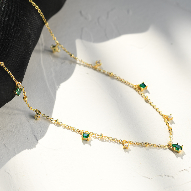 Collier Femme Vintage En Acier Inoxydable Avec Zircons Et Pendule Émeraude - Longueur 41-45 Cm, Neuf Avec étiquettes