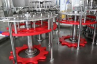 Machine à eau et à thé automatique à moteur pour bouteilles en plastique, haute précision, haute productivité, emballage de boissons
