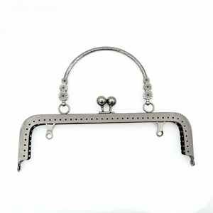 Clip de asa de aleación de zinc dorado claro de 20 cm con grabado de tres flores para bolsos de banquete y manualidades DIY - Product Image 2
