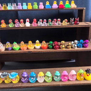 Vente en gros de figurines de <span class=keywords><strong>jardin</strong></span> de fées mignonnes, figurines artisanales en résine 3D pour canard de Pâques, jouets pour le bain - Product Image 2