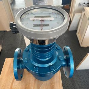 Débitmètre à engrenages ovales en acier au carbone personnalisé en usine OEM pour eau et huile, affichage mécanique, précision +/-0,2%, débit de 0,04-340 m/h - Product Image 1
