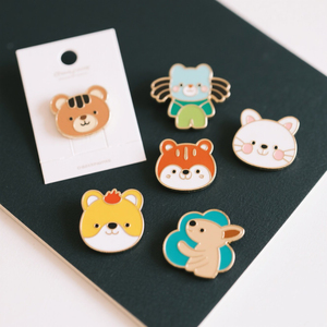 Men Pin hat động vật làm phụ kiện biểu tượng tùy chỉnh cứng tùy chỉnh màn hình in ấn Mặt dây kim loại ve áo pin với nam châm - Product Image 2