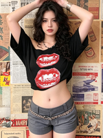 T-shirt graphique Y2K à épaules dénudées pour femme, imprimé lèvres tendance, manches longues, coupe décontractée en mélange de coton, crop top ample