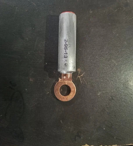 Cosses de câble en cuivre pour câblage électrique, terminaison sécurisée des câbles, connexions électriques industrielles, applications robustes - Product Image 2