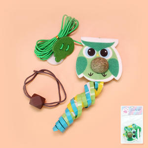 Juguete Interactivo Retráctil y Ajustable de Nylon y Plástico con Catnip para Colgar en la Puerta, Suministros para Mascotas con Características Sostenibles - Product Image 4