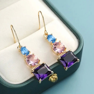 Orecchini Pendenti Viola Misti per Donne, Eleganti Orecchini Pendenti Medi-Lunghi, Gioielli di Moda per Uso Quotidiano e Feste - Product Image 3