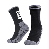 Échantillon gratuit quantité minimale de commande bas personnalisé Sport basket-ball Grip chaussette antidérapante chaussettes de football personnalisé hommes Gym chaussette de football