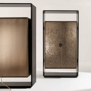 Armoire à <span class=keywords><strong>vin</strong></span> de luxe en acier inoxydable avec portes métalliques décoratives, casiers haut de gamme pour salons et projets hôteliers - Product Image 2