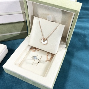 Boîte à bijoux rectangulaire en velours vert pour bague et collier, en forme de peau de daim, nouvelle boîte à bijoux en tissu imitation daim, vente chaude - Product Image 5