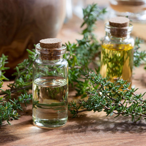 Aceite Esencial de Tomillo al por Mayor para Aromaterapia, Aceite de Tomillo 100% Puro de Grado Terapéutico para el Cuidado de la Piel y el Cabello, Fabricación de Jabones y Velas - Product Image 3