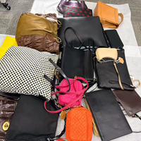 Grand stock de sacs à main en cuir d'occasion en gros, sacs fourre-tout, sacs bandoulière et sacs Boston pour femmes, articles de seconde main codifiés, approvisionnement en vrac