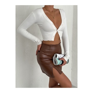 Mini-jupe en cuir marron avec fente avant, taille haute, mode féminine - Product Image 4