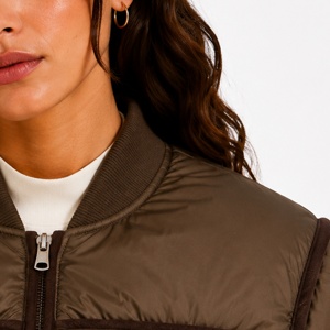 Fabricant de vestes d'hiver matelassées pour femmes, style bomber court, avec garniture contrastante en tricot côtelé, sur mesure OEM - Product Image 5