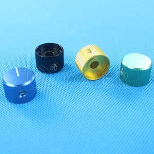 Perilla de aluminio moleteada con índice blanco, perilla de potenciómetro, perilla de interruptor giratorio - Product Image 2