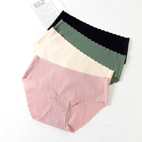 Culotte Invisible sans couture pour femmes, sous-vêtement, Bikini, taille mi-haute, confortable, extensible, collection