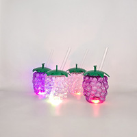 Gobelets en plastique de 500 ml de qualité alimentaire avec motif de raisin et lumière LED, avec couvercle et paille, pour boissons froides - Prix de gros