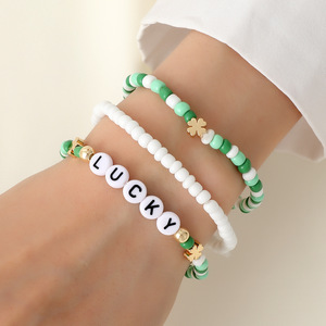 Boho Lucky Four Leaf Clover Seed Beads Pulsera elástica Apilable Beaded Letters Bracelet Set para mujeres Mama Sister Gift - Product Image 1