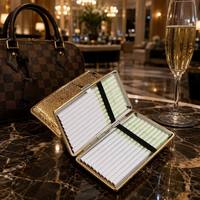 Étui à cigarettes fin en plastique et métal 20 cigarettes 112 mm avec bouton-poussoir 9 styles Portable Léger Anti-humidité Résistant à la pression