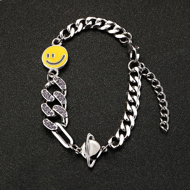 7 Bracelet visage souriant incrusté de diamants bleus