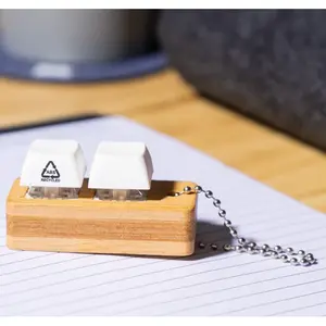 Llavero Antiestrés de Bambú, Gadgets Personalizados - Product Image 2