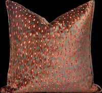 Coussin carré décoratif motif œil de paon, design Karate-Chop Pinch, texture en relief aspect velours, vert rouille, pour canapé