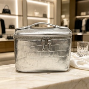 Sac cosmétique de luxe pour femmes, en cuir de crocodile argenté métallisé, sac de voyage portable, trousse de beauté, étui de rangement pour maquillage - Product Image 5