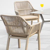 Chaise de salle à manger extérieure contemporaine cadre en aluminium durable confortable empilable pour Villa hôtel café jardin chaise de tissage en corde