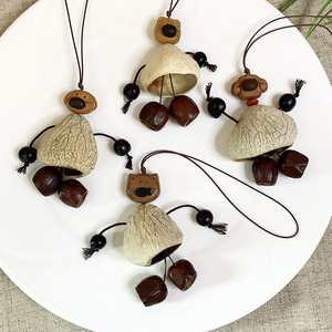 Colgante de Madera de Durazno Natural Hecho a Mano con Temática Animal para Terapia Sonora y Alivio del Estrés, Adorno Personalizado para Bolsos - Product Image 1