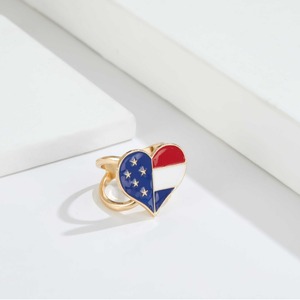 Anillo de Esmalte con Forma de Corazón y Bandera Americana, Incrustaciones Doradas, Accesorio de Moda Unisex para Fiestas - Product Image 1