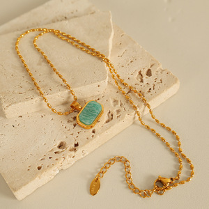 Collar de Amazonita de Acero Inoxidable con Colgante Geométrico y Cadena Dorada, Joyería para Mujer con Engaste de Bisel de Piedra Natural - Product Image 3