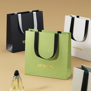 <span class=keywords><strong>Bolsas</strong></span> de Papel de Lujo Personalizadas al <span class=keywords><strong>por</strong></span> Mayor con Asas y Cinta, <span class=keywords><strong>Bolsas</strong></span> de Compras de Papel Reutilizables con Logotipo <span class=keywords><strong>para</strong></span> <span class=keywords><strong>Regalo</strong></span>, como Embalaje Personalizado - Product Image 5