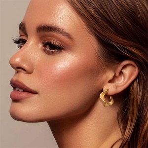 Pendientes de Aro Circulares de Joyería Antideslustre, Pendientes de Aro Irregulares Chapados en Oro de 18k - Product Image 3