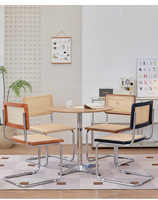 Tabouret de bar vintage style nordique avec dossier en rotin, structure en métal chromé, revêtement en cuir, écologique et durable pour les hôtels